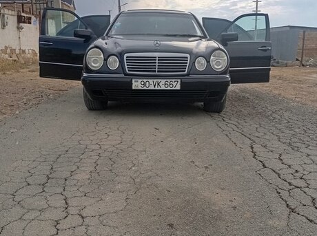 Mercedes E 240