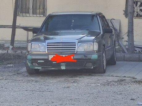 Mercedes 200 E