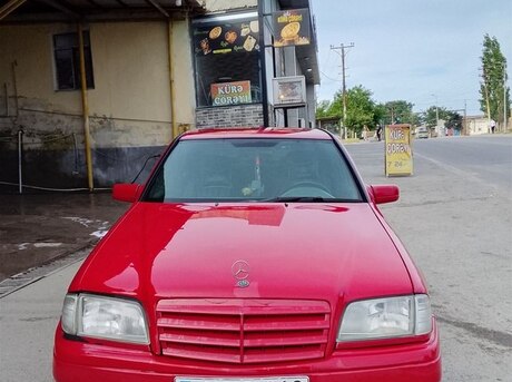 Mercedes C 180