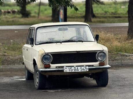 LADA (VAZ) 21011