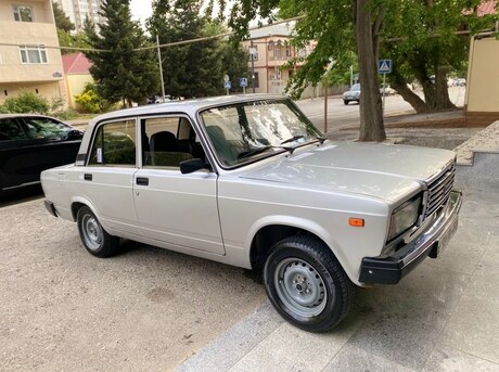 LADA (VAZ) 2107