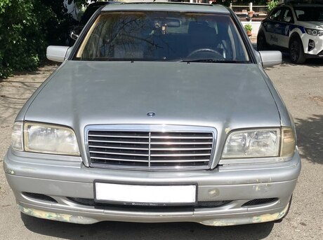 Mercedes C 230