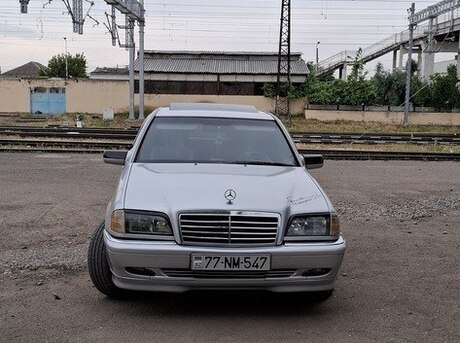 Mercedes C 230