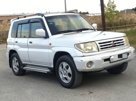 Mitsubishi Pajero io