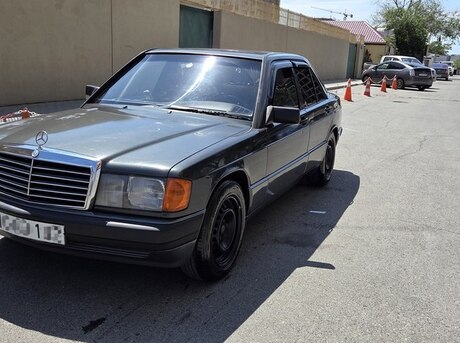 Mercedes 190