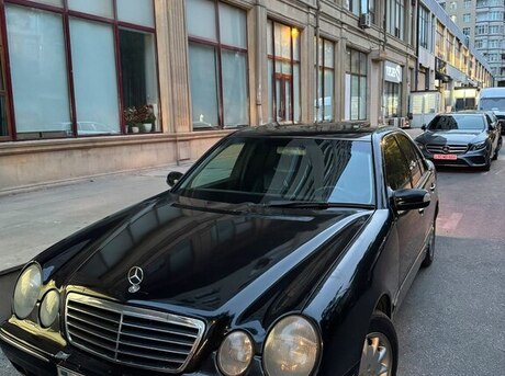 Mercedes E 240