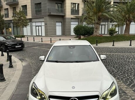 Mercedes E 200