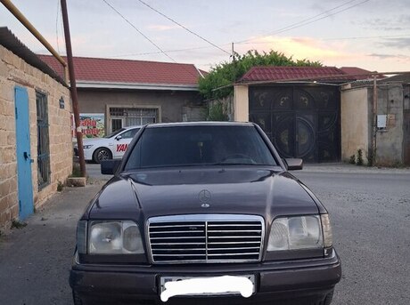 Mercedes 220 E