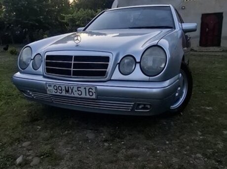 Mercedes E 240