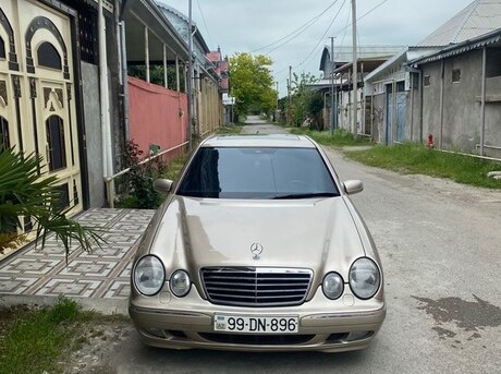 Mercedes E 240