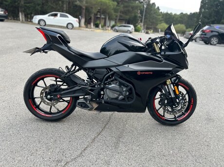 CFMOTO 250 SR