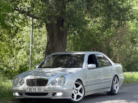 Mercedes E 270