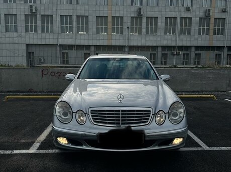 Mercedes E 240
