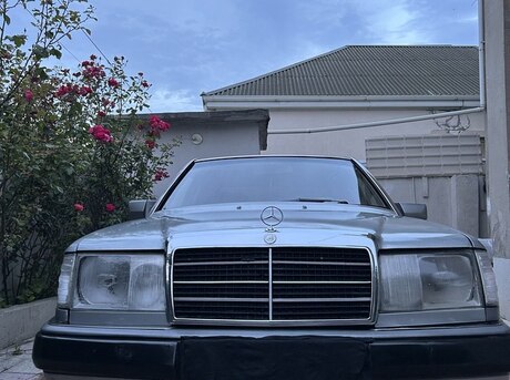 Mercedes 200 E