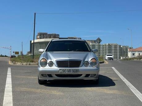 Mercedes E 220