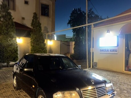 Mercedes C 240