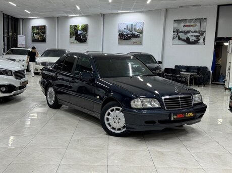 Mercedes C 180