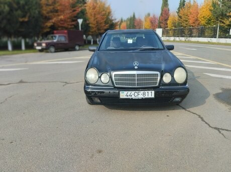 Mercedes E 280