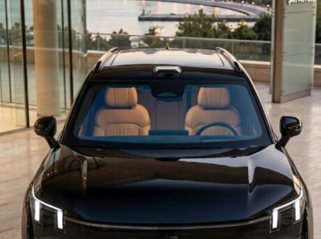 Lynk & Co 900