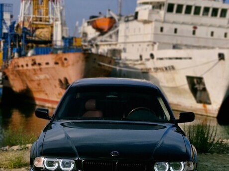 BMW 728
