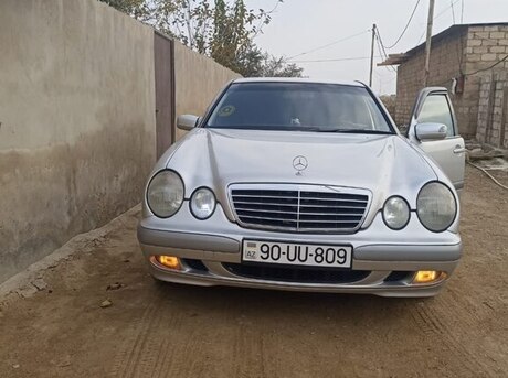 Mercedes E 240