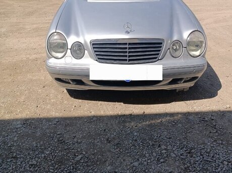 Mercedes E 240