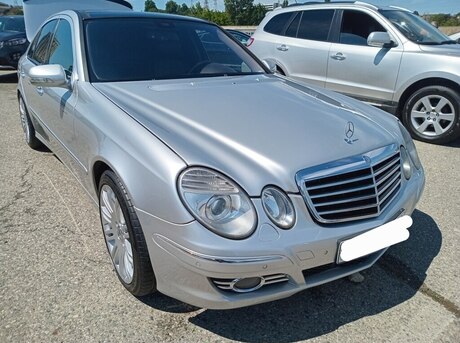 Mercedes E 220