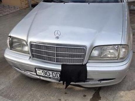 Mercedes C 230