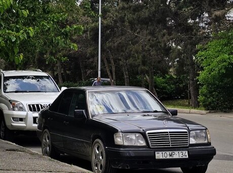 Mercedes 220 E