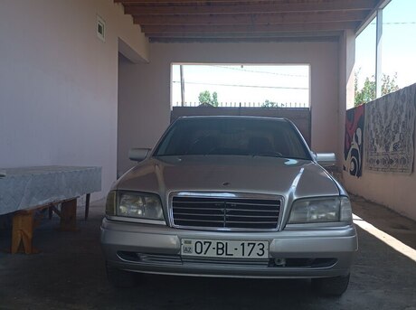 Mercedes C 250