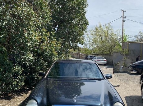 Mercedes E 270