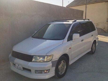 Mitsubishi Chariot Grandis