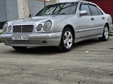 Mercedes E 240