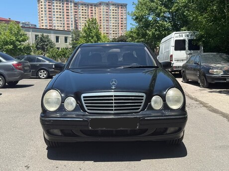 Mercedes E 240