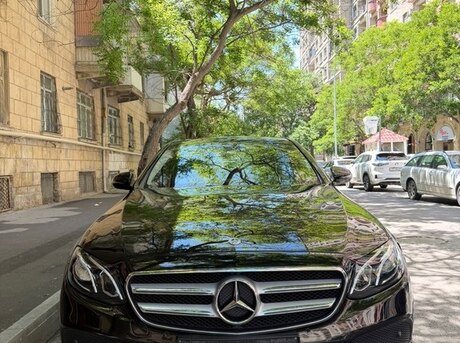 Mercedes E 200