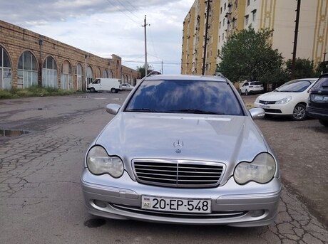 Mercedes C 200