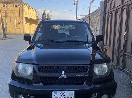 Mitsubishi Pajero io