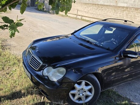Mercedes C 200