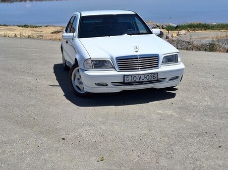 Mercedes C 180