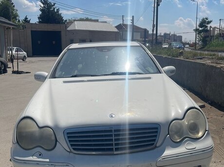 Mercedes C 200