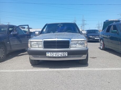 Mercedes 190