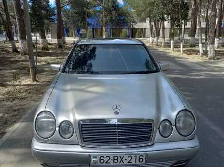 Mercedes E 200