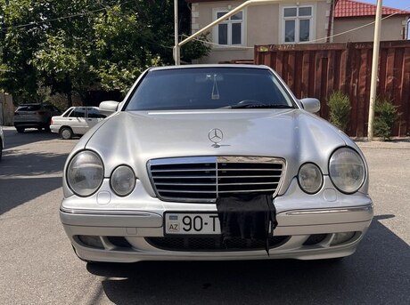 Mercedes E 240