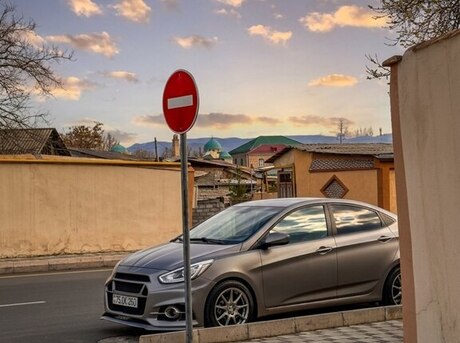 Hyundai Accent