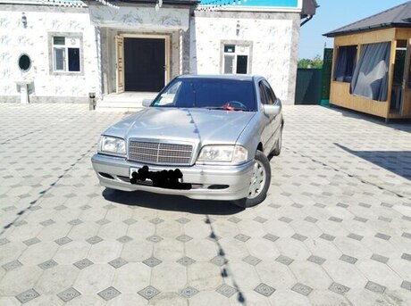 Mercedes C 180