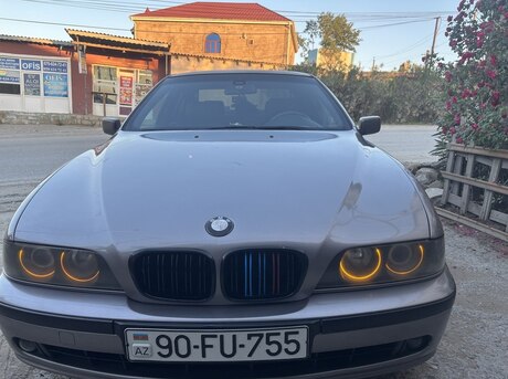 BMW 523