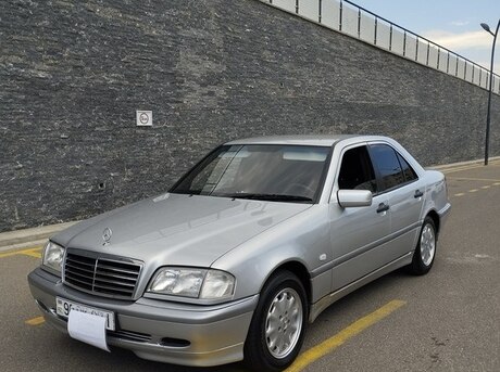Mercedes C 200