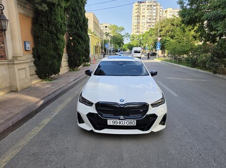 BMW i5