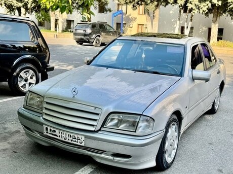 Mercedes C 180