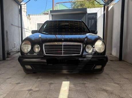 Mercedes E 240